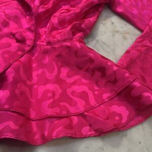 Vintage peplum 🩷swing blouse  by Johnathan Martin 90s leopard pink statement top
